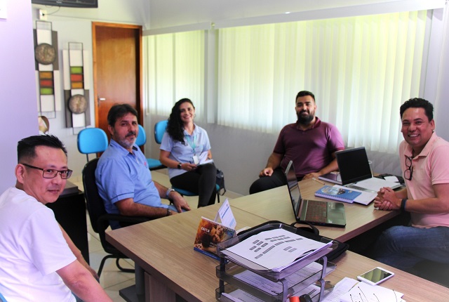 Notícia: Visita da AECOM na Câmara de Cajati 